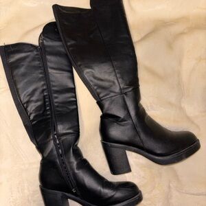 Ardene Sleek Black Platform Boots